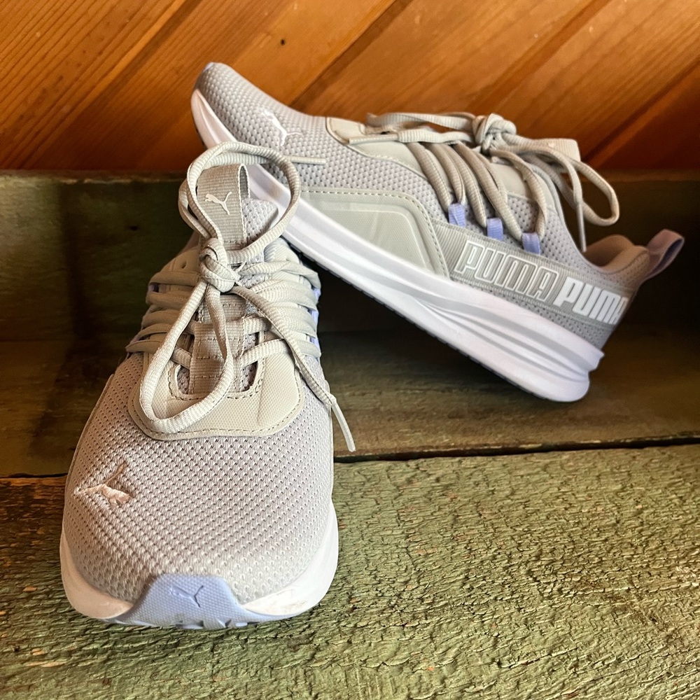 Gray Puma Shoes size 8 NeW